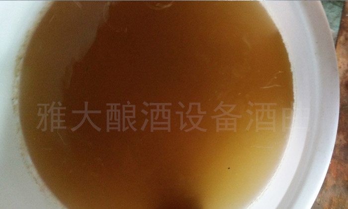 10-不繡鋼釀酒設備釀制生料酒發(fā)酵完成