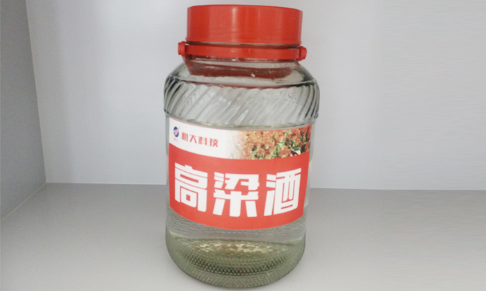 用糧食釀酒設(shè)備開個酒坊，釀酒的利潤一般是多少？-05-雅大科技高粱酒