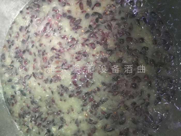 用果酒釀酒設(shè)備釀葡萄酒，到底要不要去葡萄皮？ 5